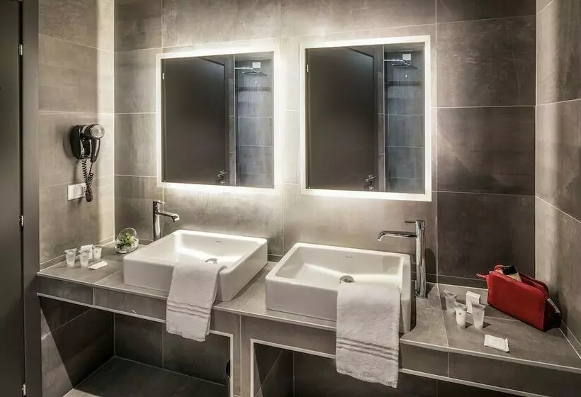 اتاق سوپریور چهار تخته, Spice Hotel Milano