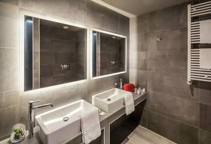 اتاق سوپریور چهار تخته, Spice Hotel Milano
