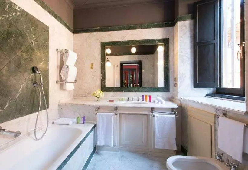 اتاق لوکس, D’inghilterra Roma – Starhotels Collezione