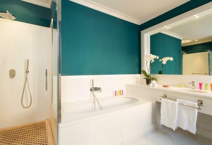 Quarto Deluxe, D’inghilterra Roma – Starhotels Collezione