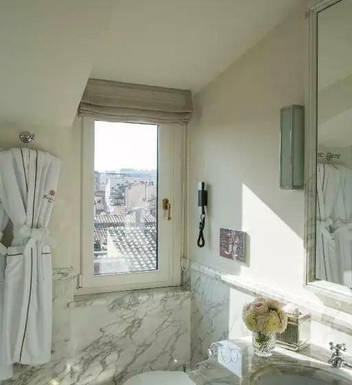 اتاق لوکس, D’inghilterra Roma – Starhotels Collezione