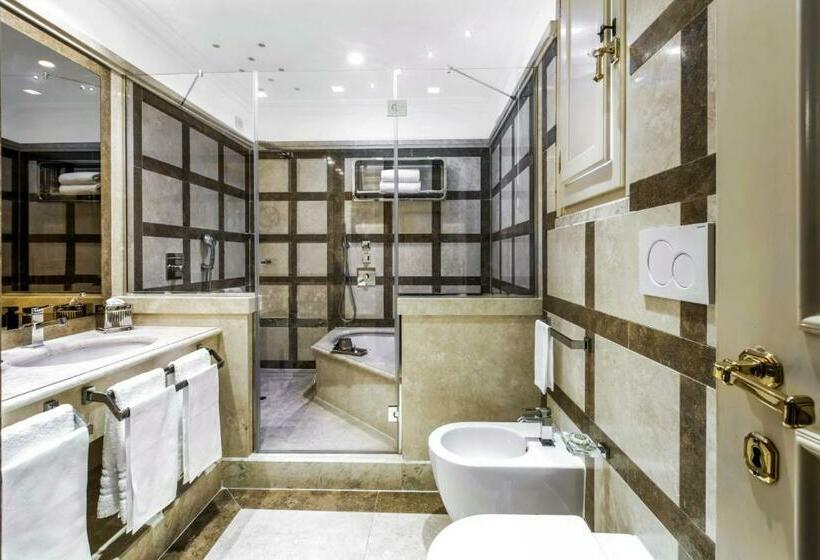 Quarto Familiar Comunicado, D’inghilterra Roma – Starhotels Collezione