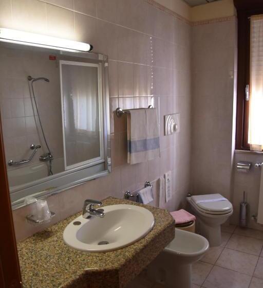 标准单人间, Califfo