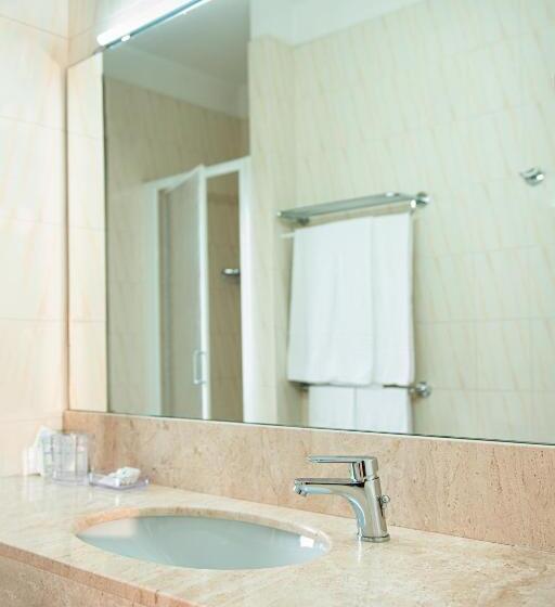 经济四人房间, Califfo