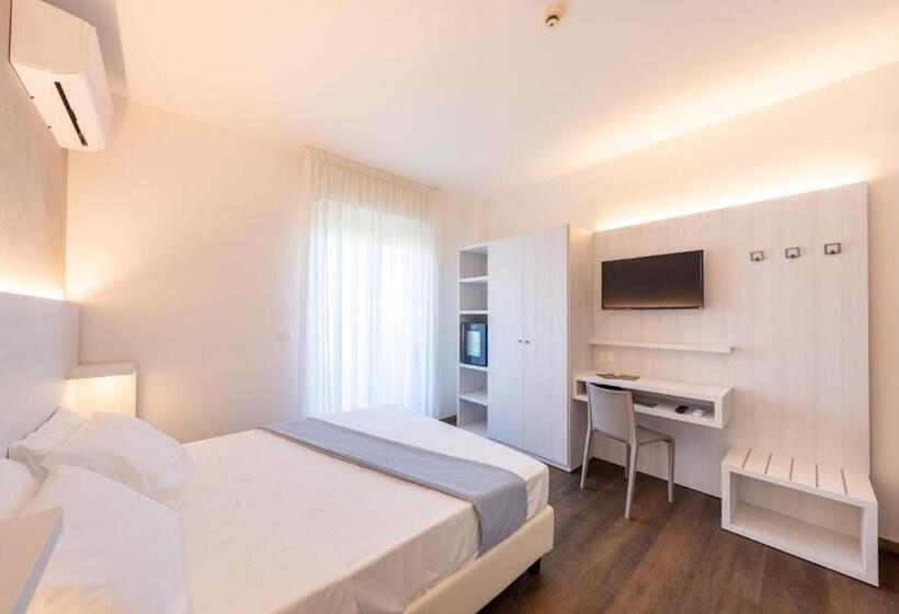 غرفة قياسية, Corfù