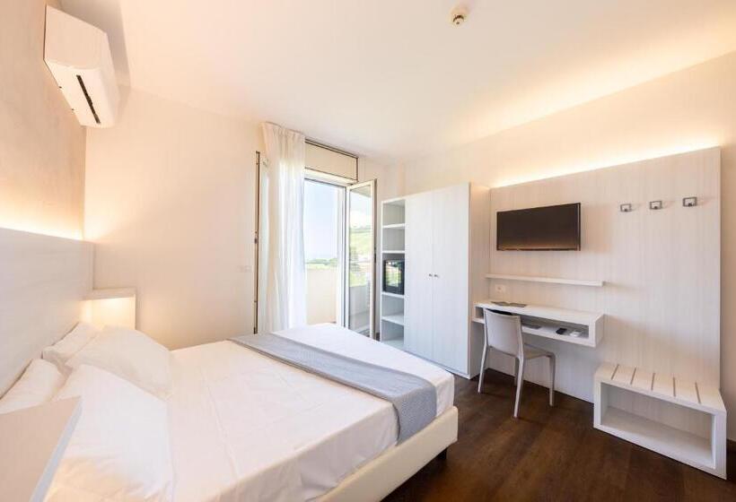 غرفة كلاسيكية ثلاثية, Corfù