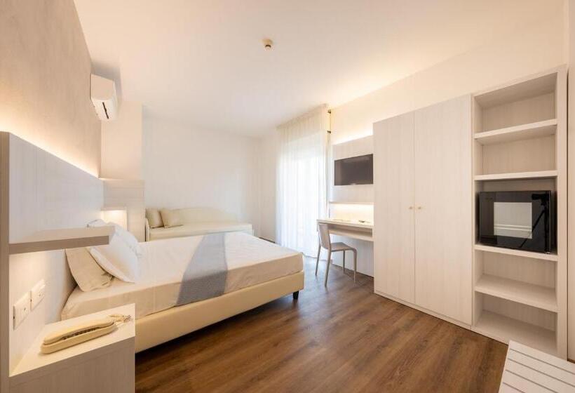 غرفة قياسية رباعية, Corfù