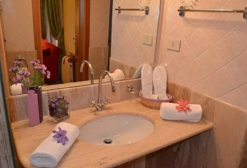اتاق استاندارد یک نفره, Grand Hotel Montesilvano