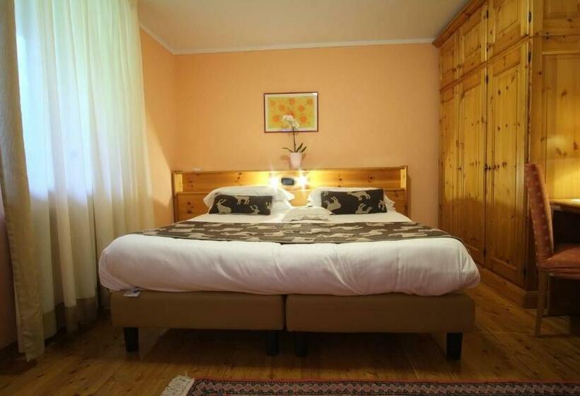 חדר סטנדרט, Granta Parey