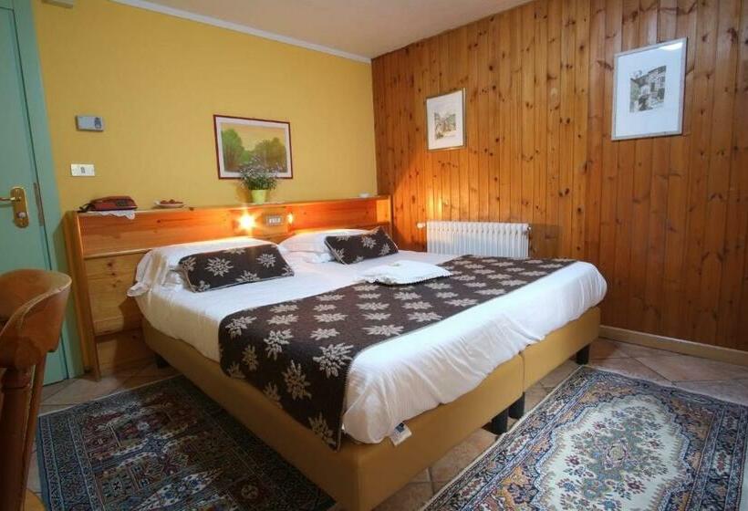 חדר סטנדרט, Granta Parey