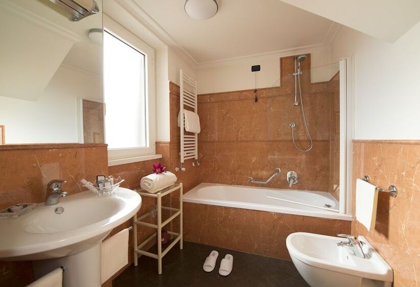 اتاق لوکس با بالکن, Gregoriana