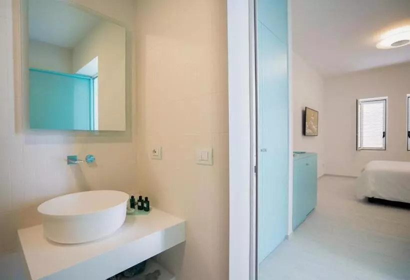キングサイズベッドのデラックスルーム, Grotta Palazzese Beach