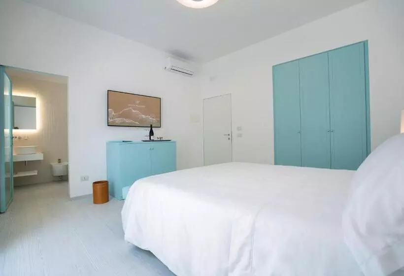 キングサイズベッドのデラックスルーム, Grotta Palazzese Beach