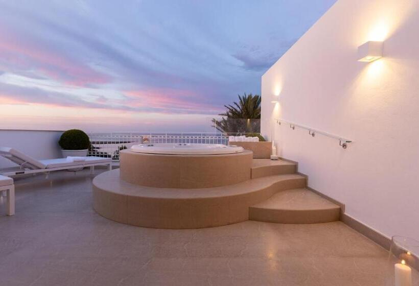 Президентский Люкс, Grotta Palazzese Beach