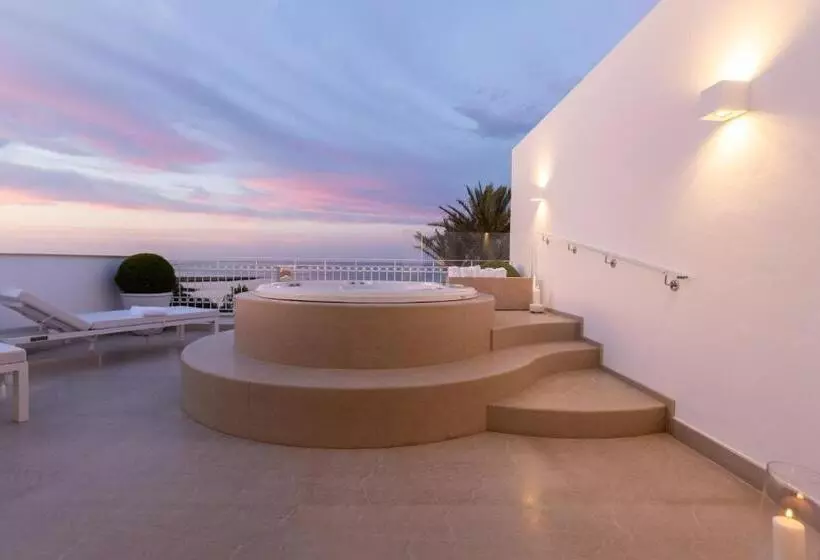 プレジデントスイートルーム, Grotta Palazzese Beach
