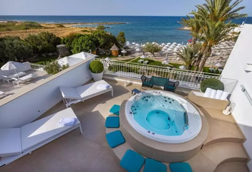 プレジデントスイートルーム, Grotta Palazzese Beach