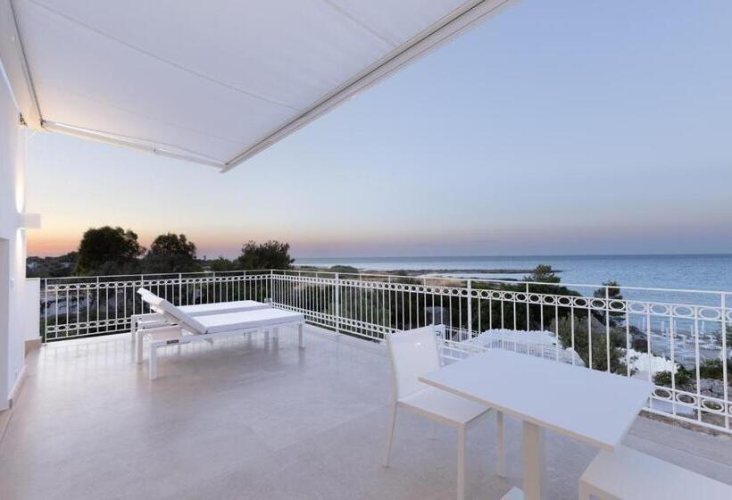 Люкс с Террасой, Grotta Palazzese Beach