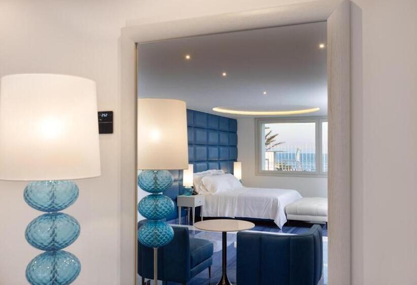 Люкс с Террасой, Grotta Palazzese Beach