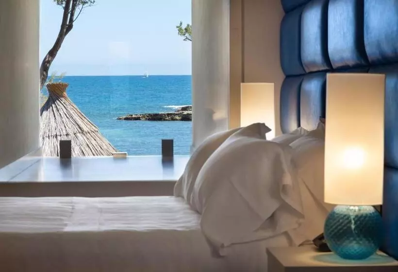 オーシャンビュースイート, Grotta Palazzese Beach