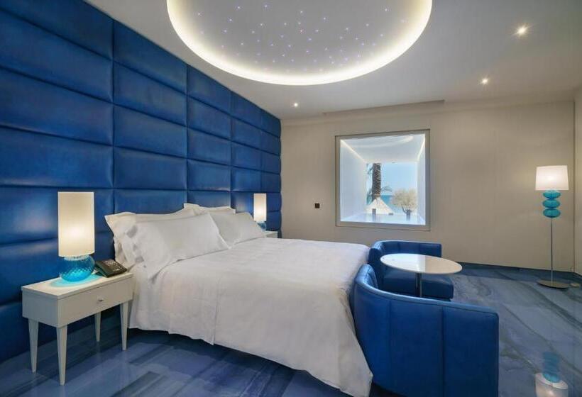 Люкс Вид на Море, Grotta Palazzese Beach