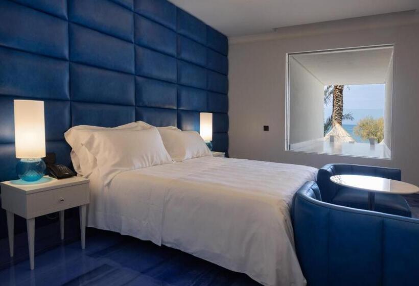 Люкс Вид на Море, Grotta Palazzese Beach