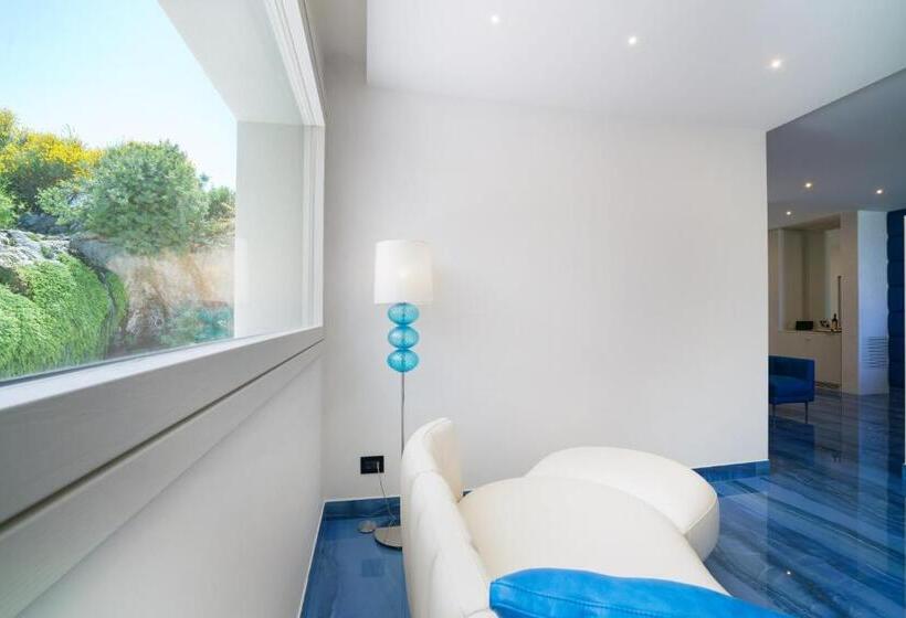 Люкс Вид на Море, Grotta Palazzese Beach