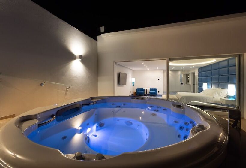 Люкс Вид на Море, Grotta Palazzese Beach