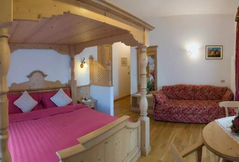Superior room with lake view, Lavaredo