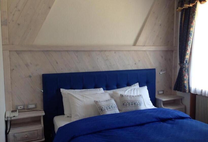 غرفة قياسية مطلّة علي البحيرة, Lavaredo