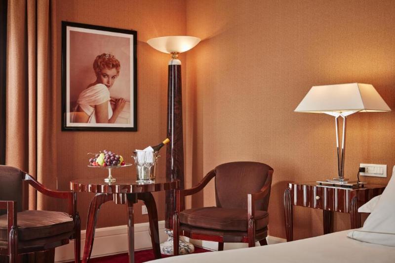 سوییت جونیور, Lord Byron   Small Luxury Hotels Of The World