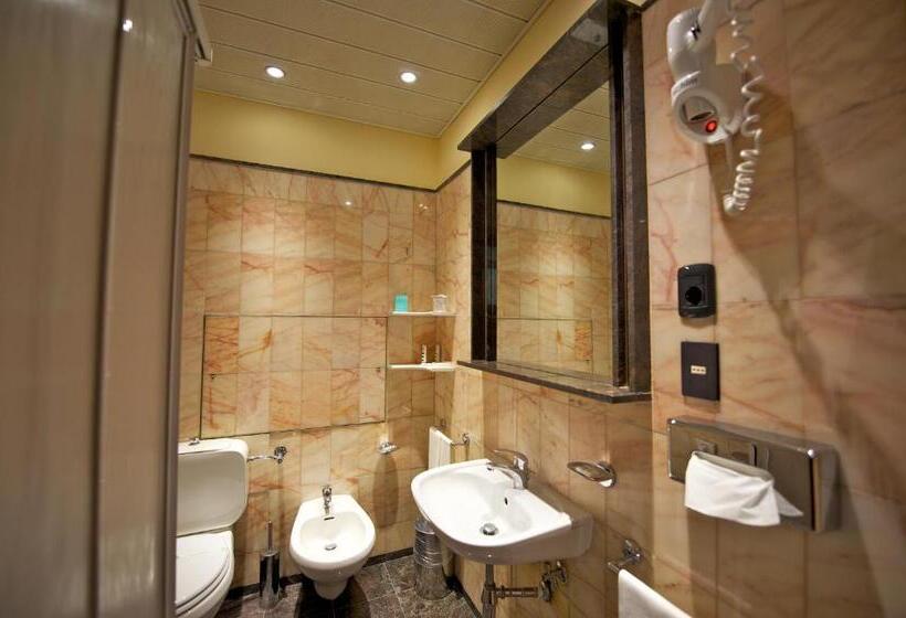 اتاق استاندارد یک نفره, Mercure Reggio Emilia Centro Astoria