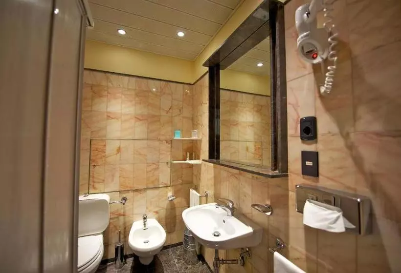 اتاق استاندارد یک نفره, Mercure Reggio Emilia Centro Astoria