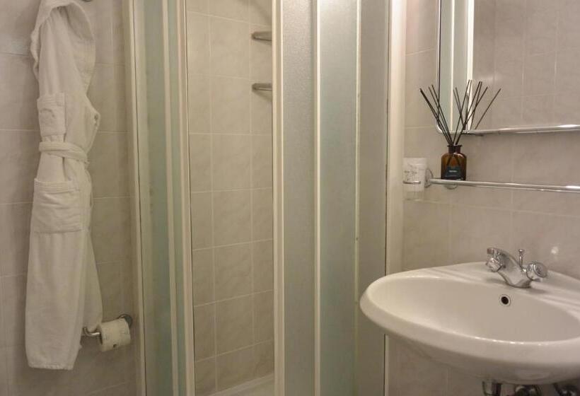 스탠다드 룸, Moderno