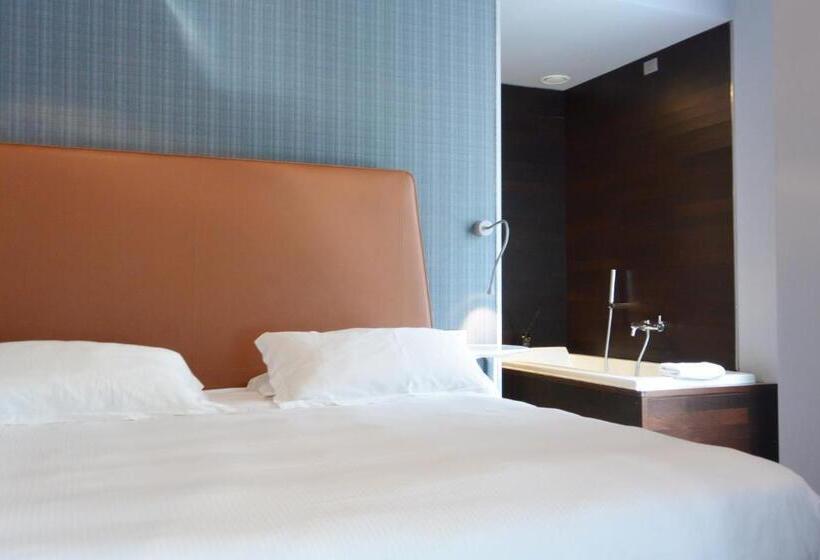 디럭스 룸, Moderno