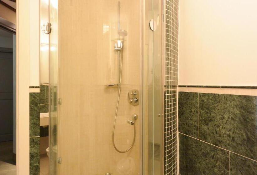 스탠다드 트리플 룸, Moderno