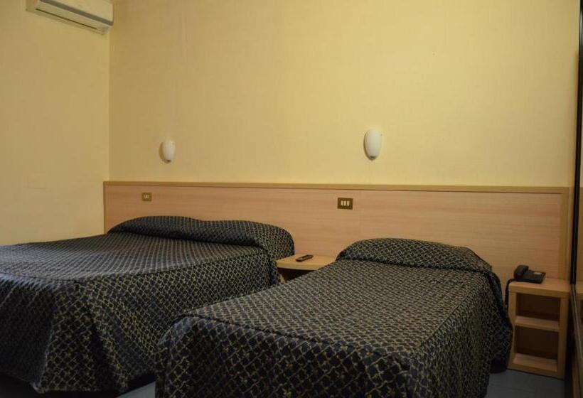 3-Bett-Standardzimmer, Nizza