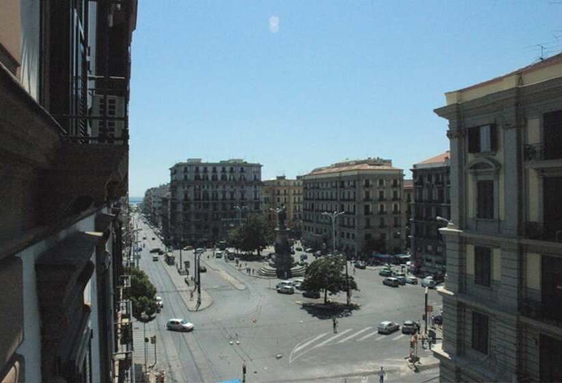 اتاق لوکس با وان آب گرم, Nuovo Rebecchino