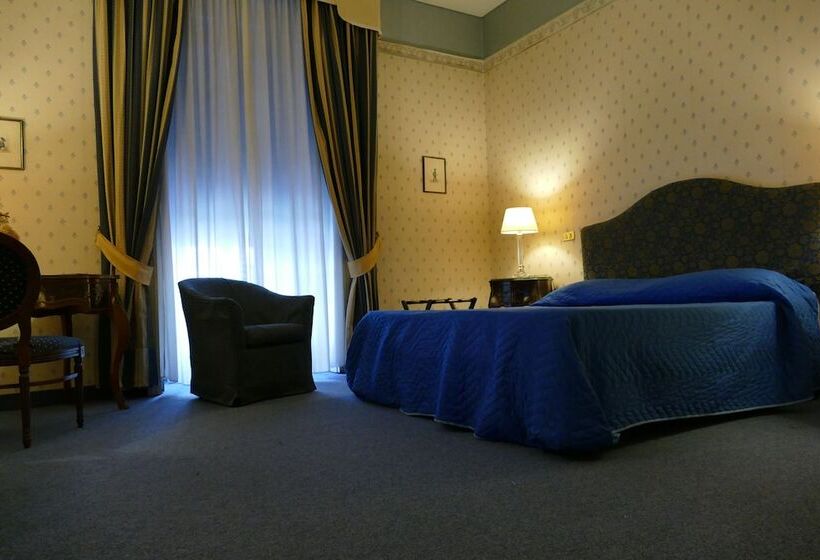 اتاق لوکس با وان آب گرم, Nuovo Rebecchino