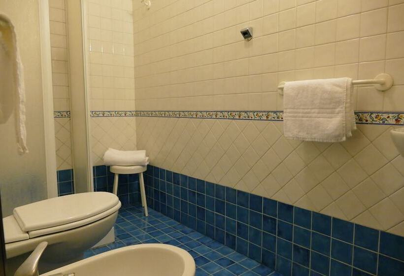 اتاق استاندارد یک نفره, Nuovo Rebecchino