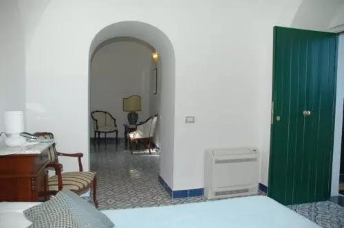 اتاق لوکس با چشم‌انداز باغ, Parsifal   Antico Convento Del 1288