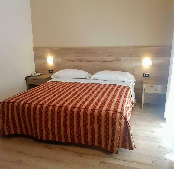 발코니가 있는 4인용 스탠다드 룸, Pineta