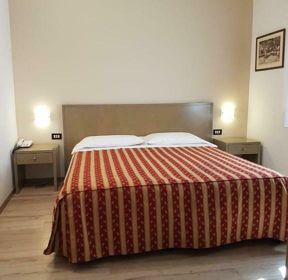 Chambre Quadruple Standard avec Balcon, Pineta