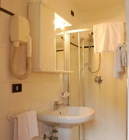 발코니가 있는 4인용 스탠다드 룸, Pineta