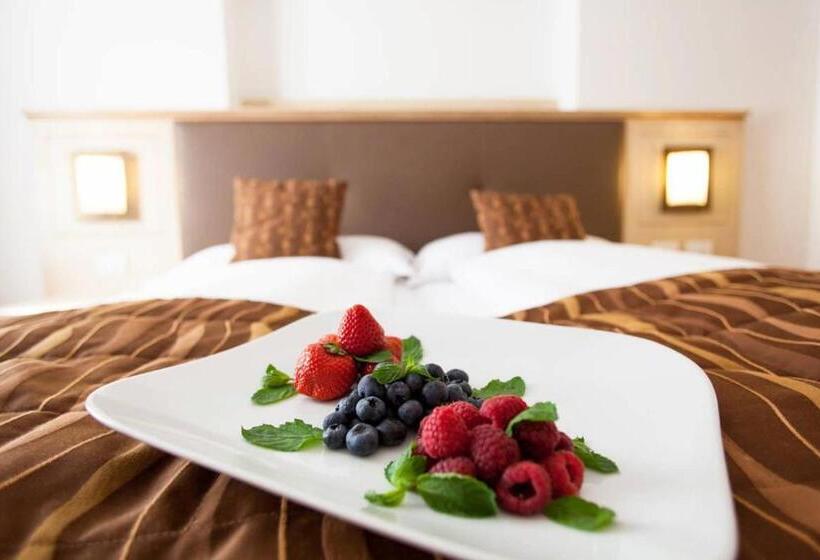 Полулюкс, Portici Romantik & Wellness