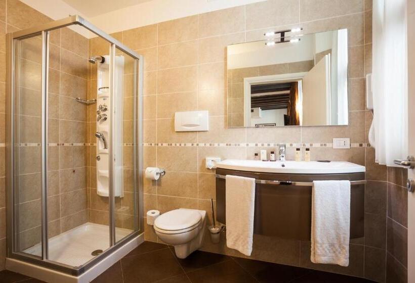 Полулюкс, Portici Romantik & Wellness