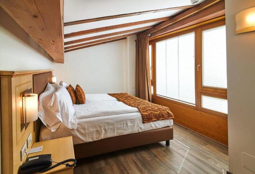 Люкс, Portici Romantik & Wellness