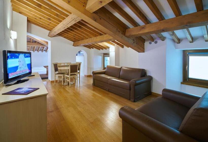 Люкс, Portici Romantik & Wellness