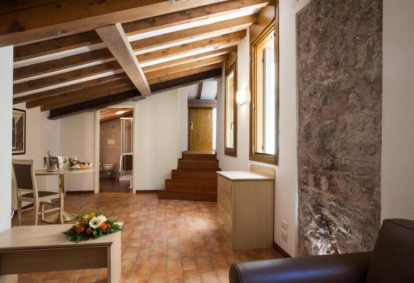 Люкс, Portici Romantik & Wellness