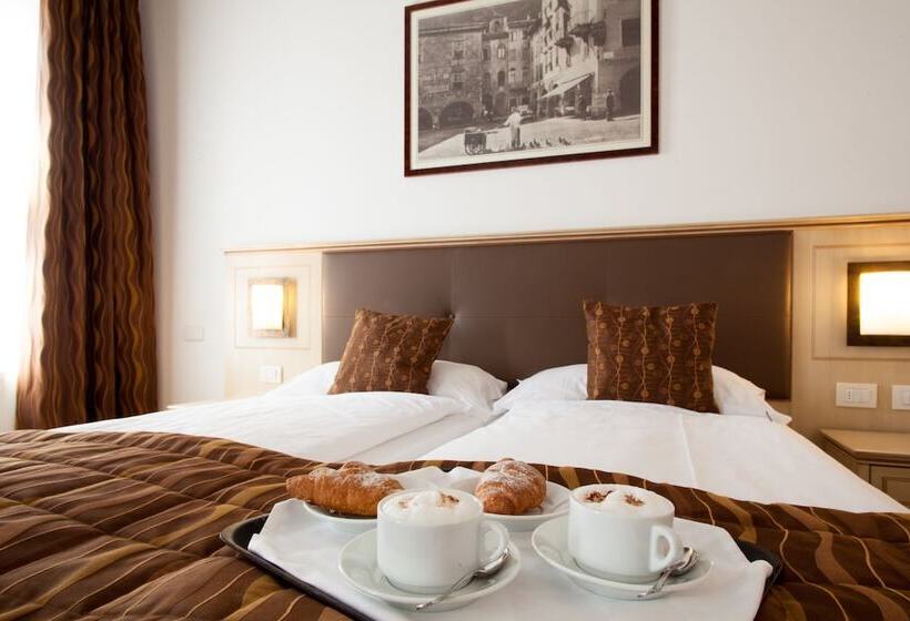 Полулюкс, Portici  Romantik & Wellness