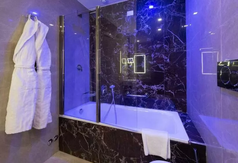 Junior Suite, Radisson Blu Ghr , Rome